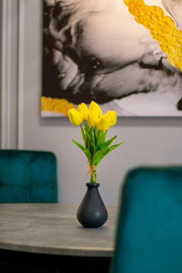 Royal 2 Apartments On Shevchenka 38 Str 리비프 외부 사진