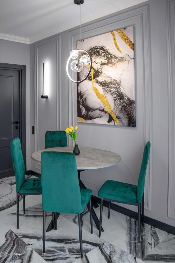 Royal 2 Apartments On Shevchenka 38 Str 리비프 외부 사진